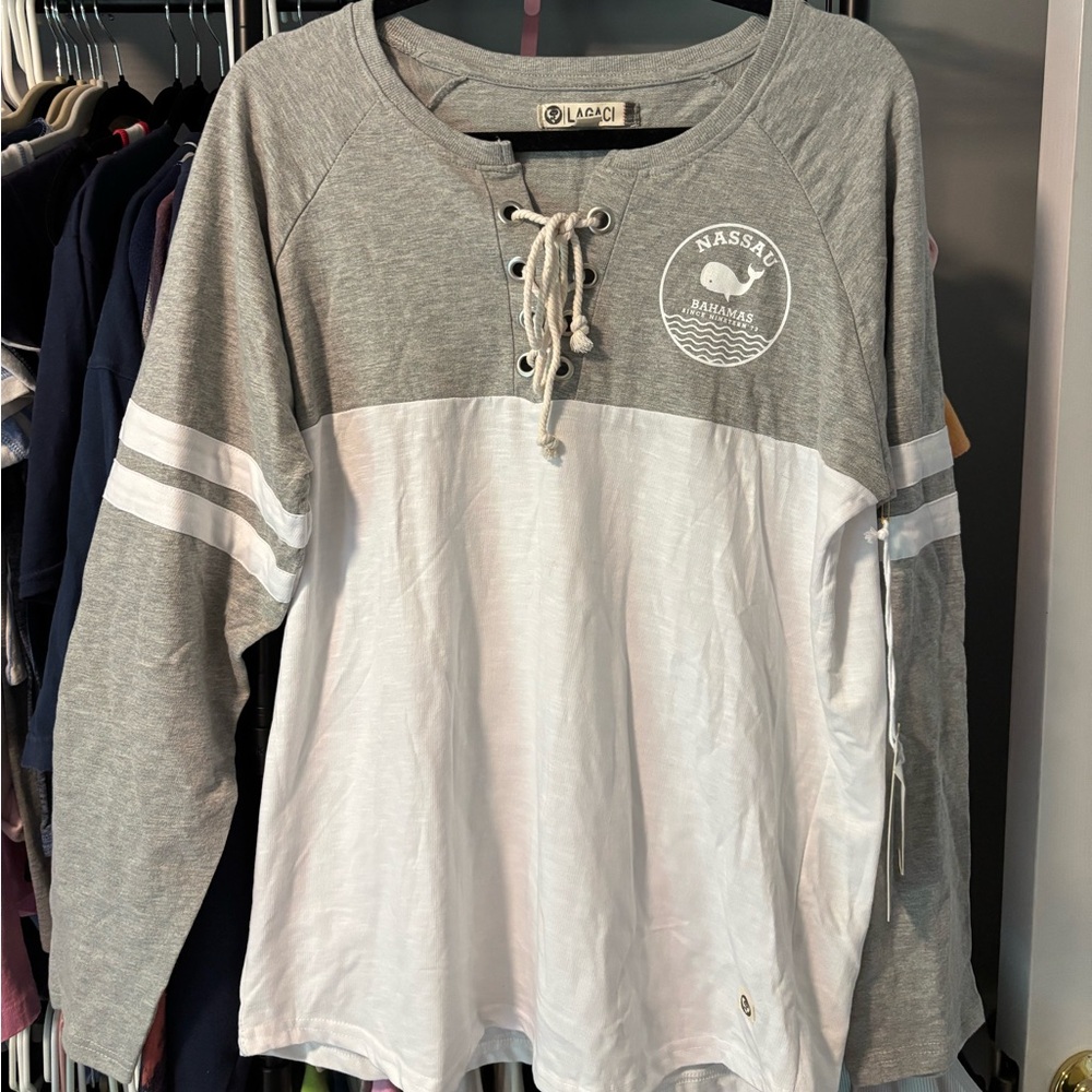 XL Nassau Bahamas Gray and White long sleeve